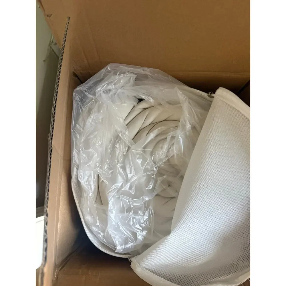 NWT MarshMellow Comforter King/California King Color Sand / white Mellow Sleep